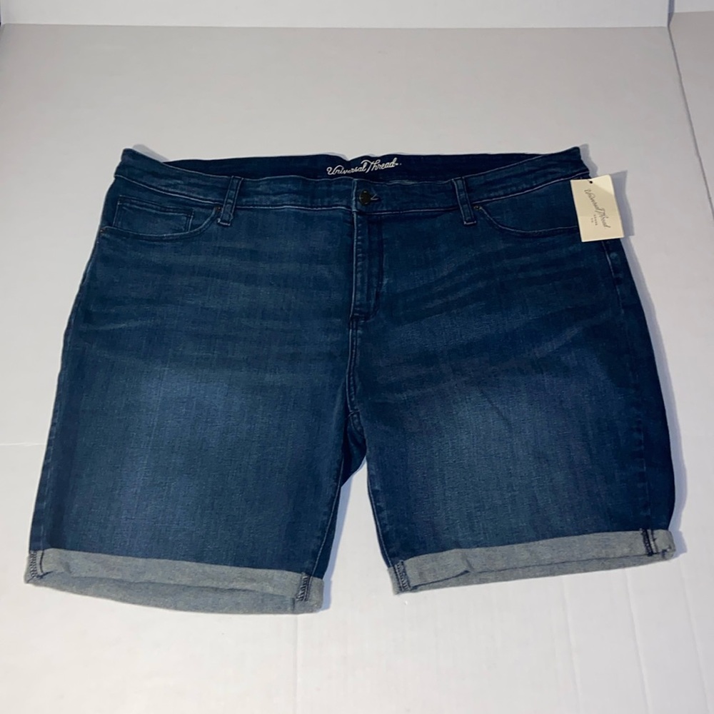 Universal Thread Women’s Size 26 W Denim New Blue Bermuda Jean Shorts